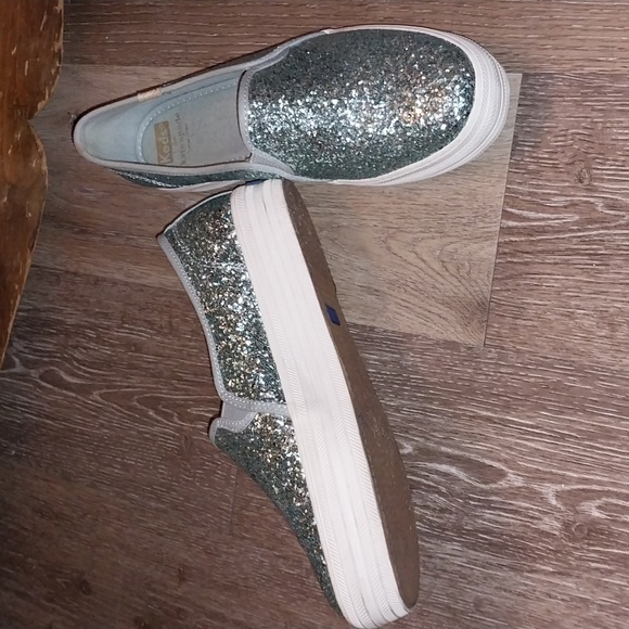 🍀 Kate Spade glitter sneaks 🍀 - Picture 2 of 2